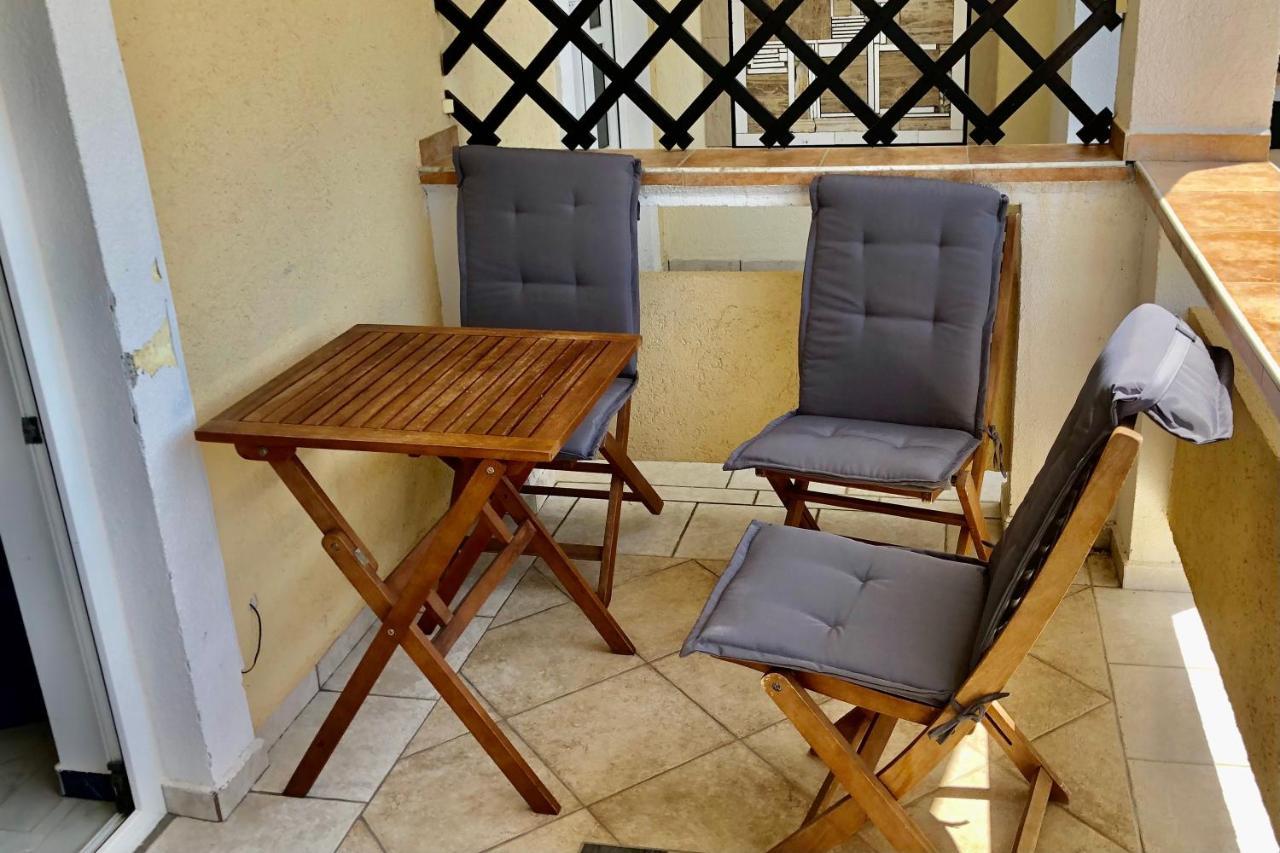 Villa Latina With 6 Apartments And A Shared Pool فير المظهر الخارجي الصورة
