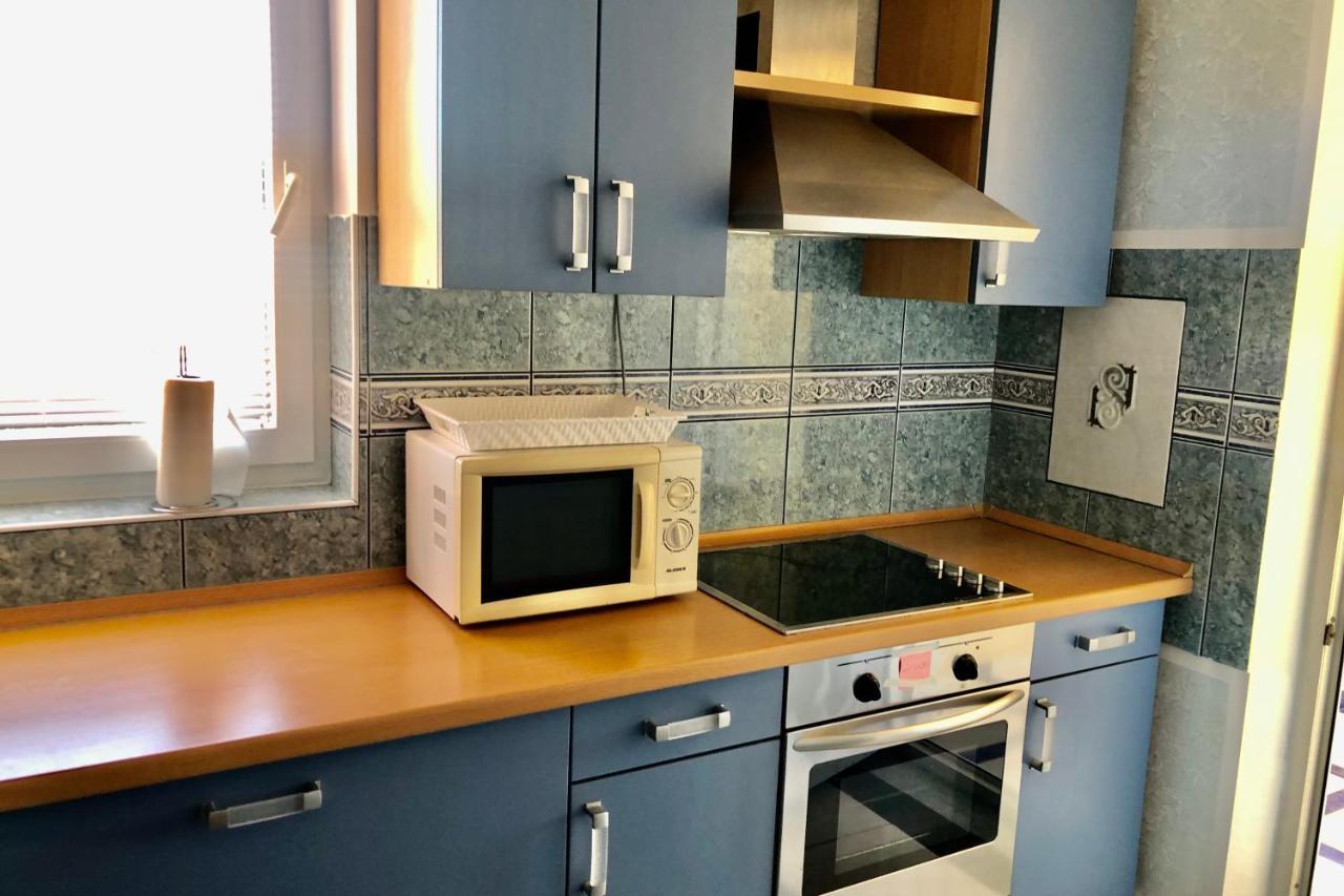 Villa Latina With 6 Apartments And A Shared Pool فير المظهر الخارجي الصورة