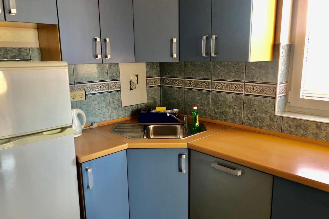 Villa Latina With 6 Apartments And A Shared Pool فير المظهر الخارجي الصورة