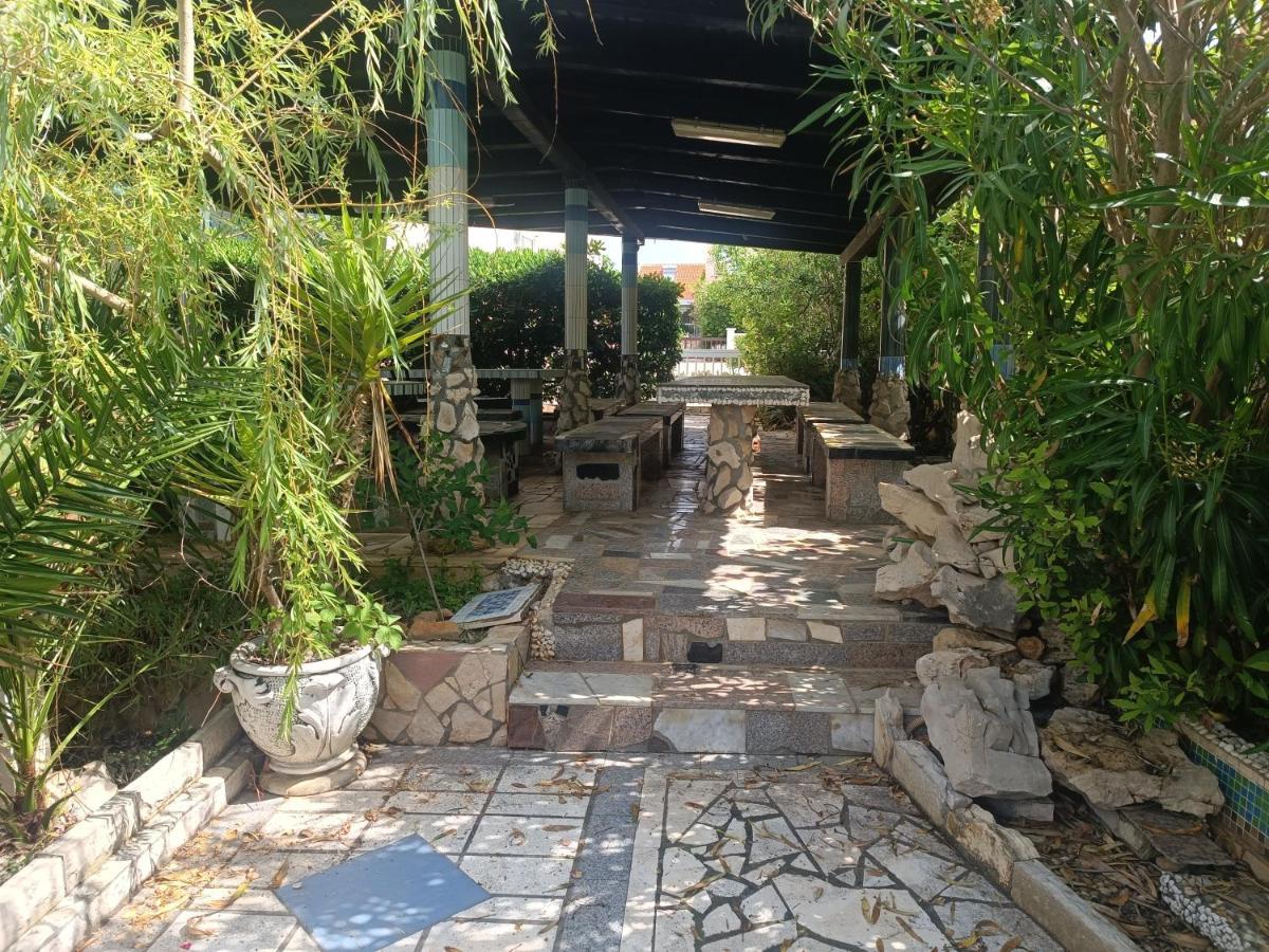 Villa Latina With 6 Apartments And A Shared Pool فير المظهر الخارجي الصورة