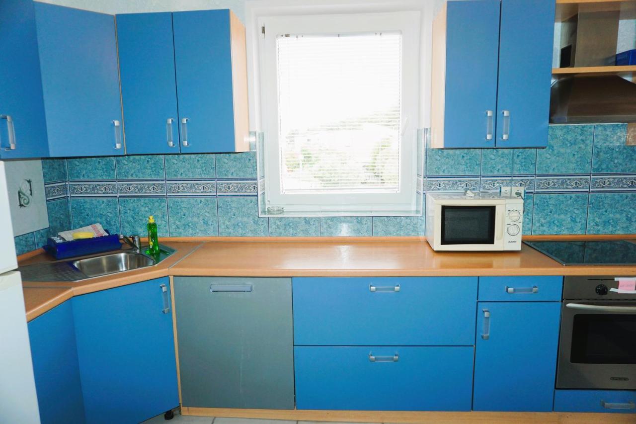 Villa Latina With 6 Apartments And A Shared Pool فير المظهر الخارجي الصورة